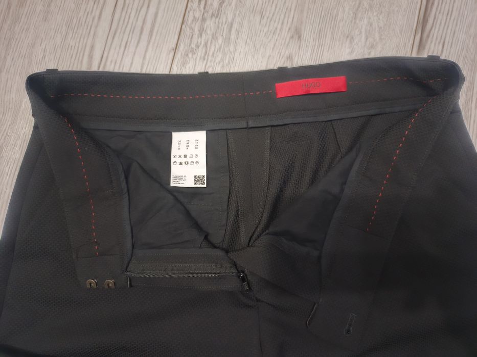 Spodnie męskie czarne Hugo Boss r. 40