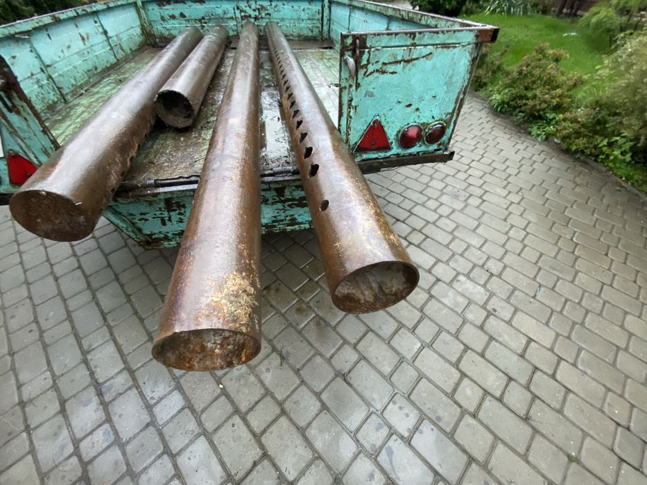 Труба металева , стовп металевий