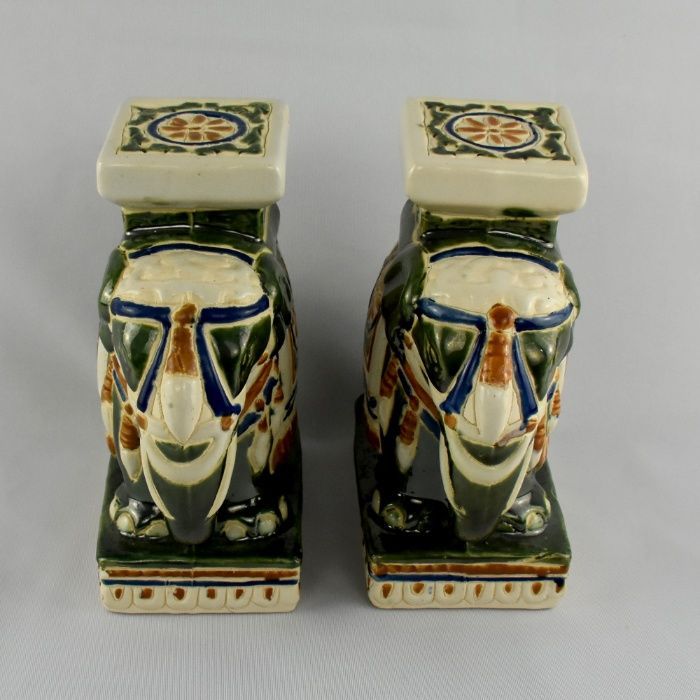 Par de Elefantes em porcelana da China, pintados à mão