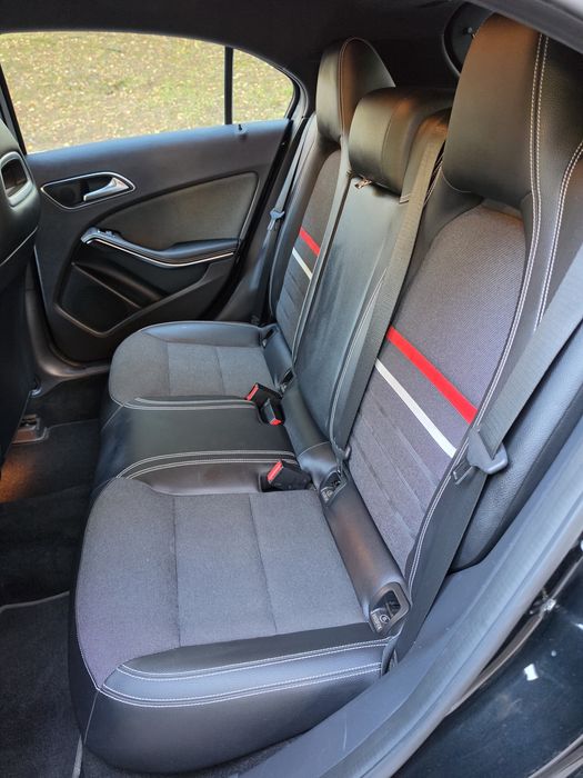 Mercedes-Benz A180 Style 1.6 Turbo 122 CV