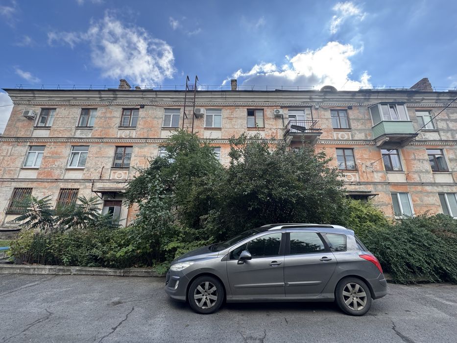 Продам 4 комн квартиру
