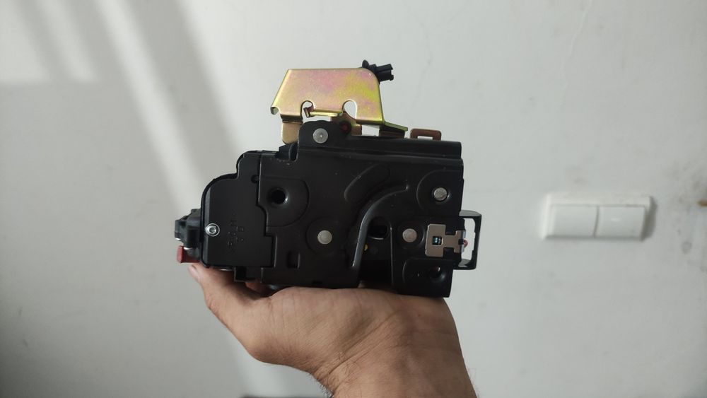Fechadura nova trás direita Audi A4 b6