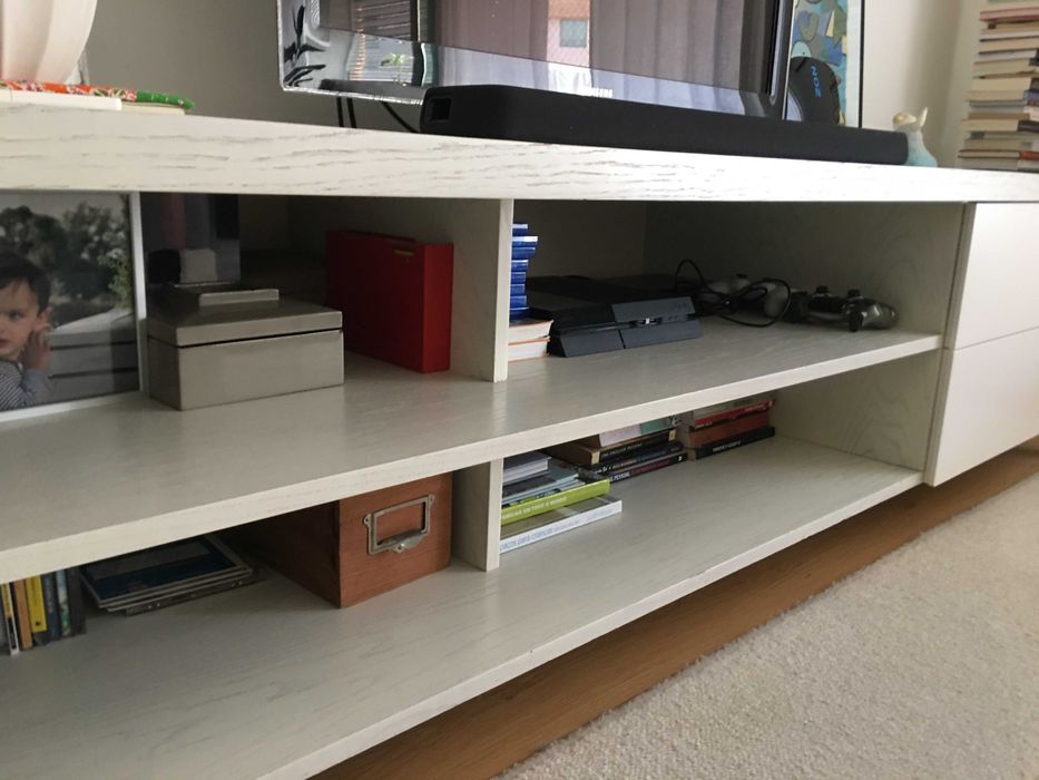 Móvel TV em madeira lacada