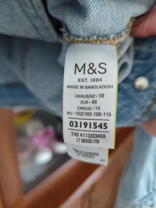 Продам джинсову куртку Marks and Spencer