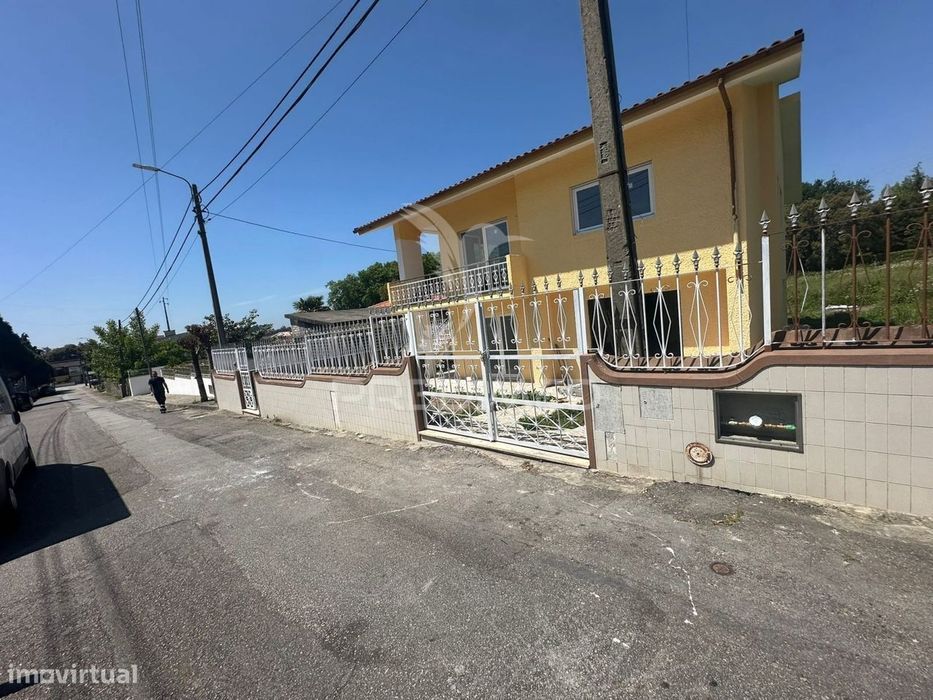 Moradia T4 Santa Maria de Lamas