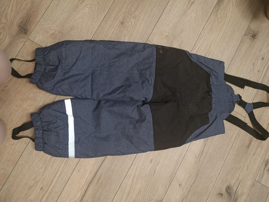 Spodnie na śnieg rozmiar 122