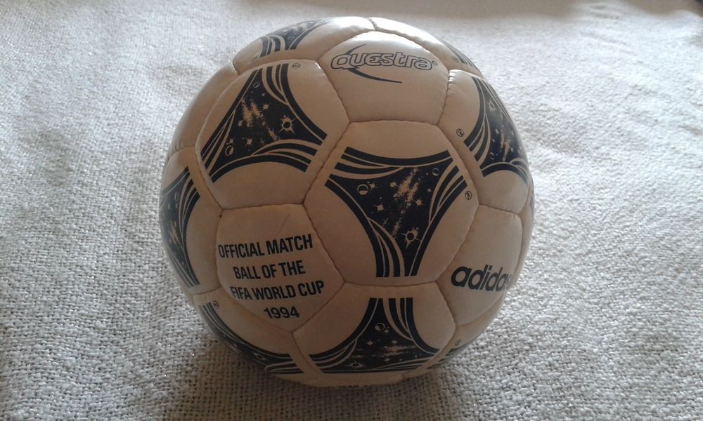 Bolas novas a estrear, Oficiais FIFA, adidas: Mundiais: 1994 USA; 1998 França; 2002 Coreia Sul/Japão; 2006 Germany. 175€/un.  500€/4 bolas