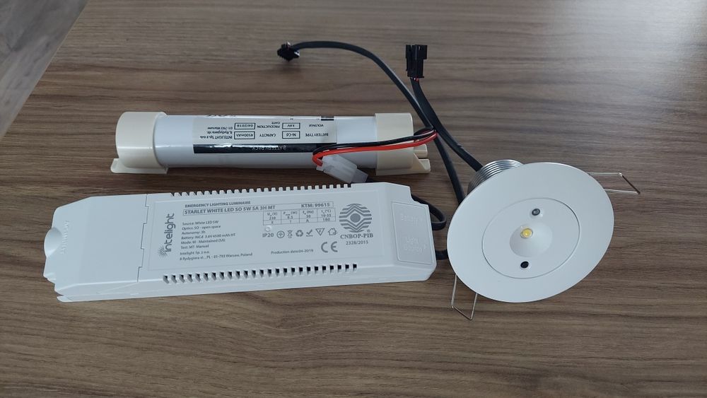 Nowa oprawa oświetlenia awaryjnego Intelight STARLET WHITE LED 5W SA 3H MT