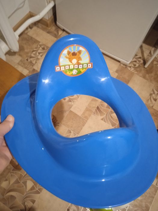 Дитяче сидіння на унітаз