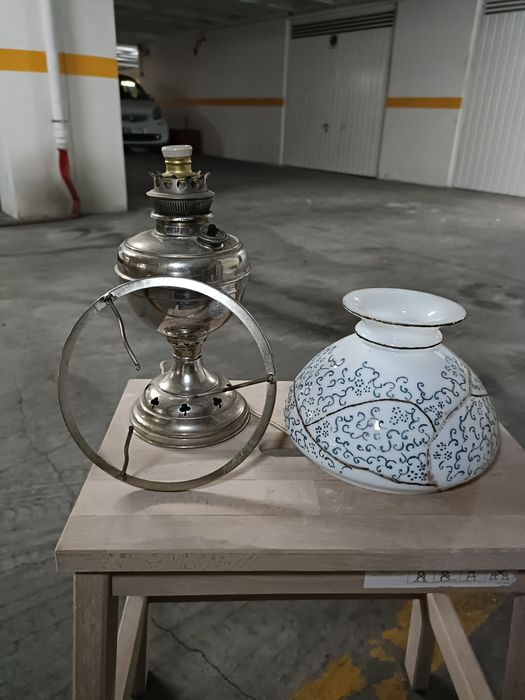 Candeeiro de cabeceira antigo