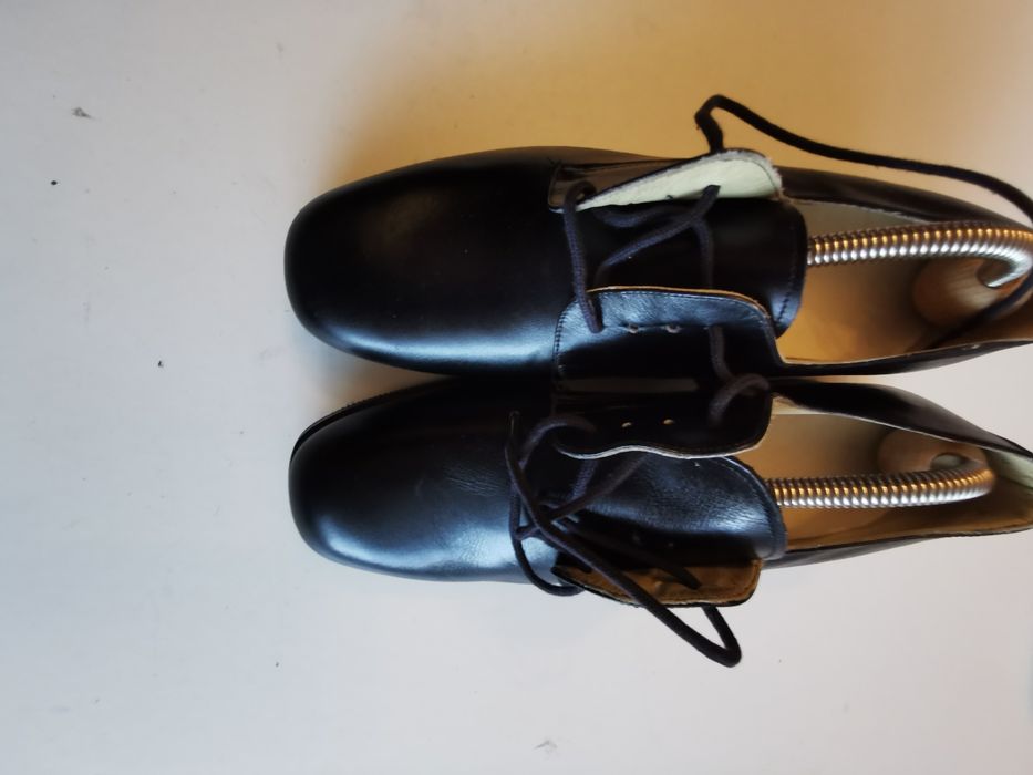 Buty Włoskie Unisex całe 100 % skóra Rozmiar 39