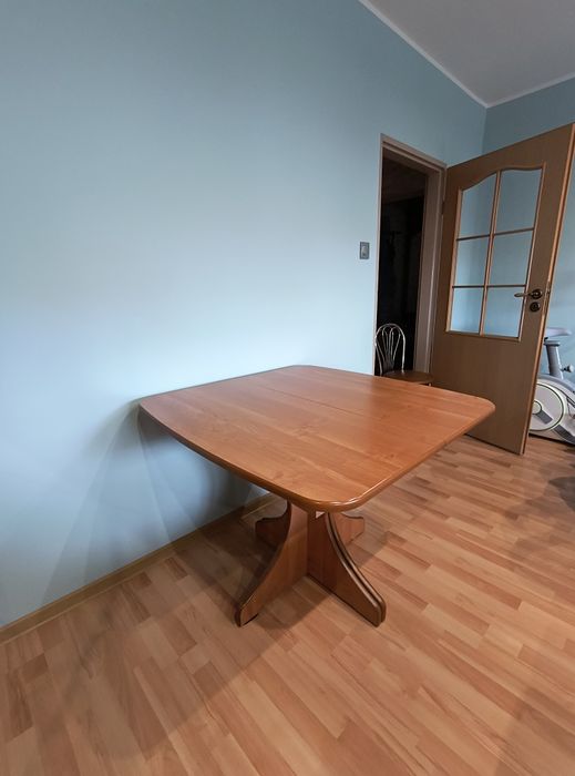 Sprzedam stół i krzesła