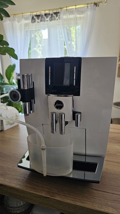 Exspres Jura j6 Piano white PO SERWISIE  -gotowy do pracy