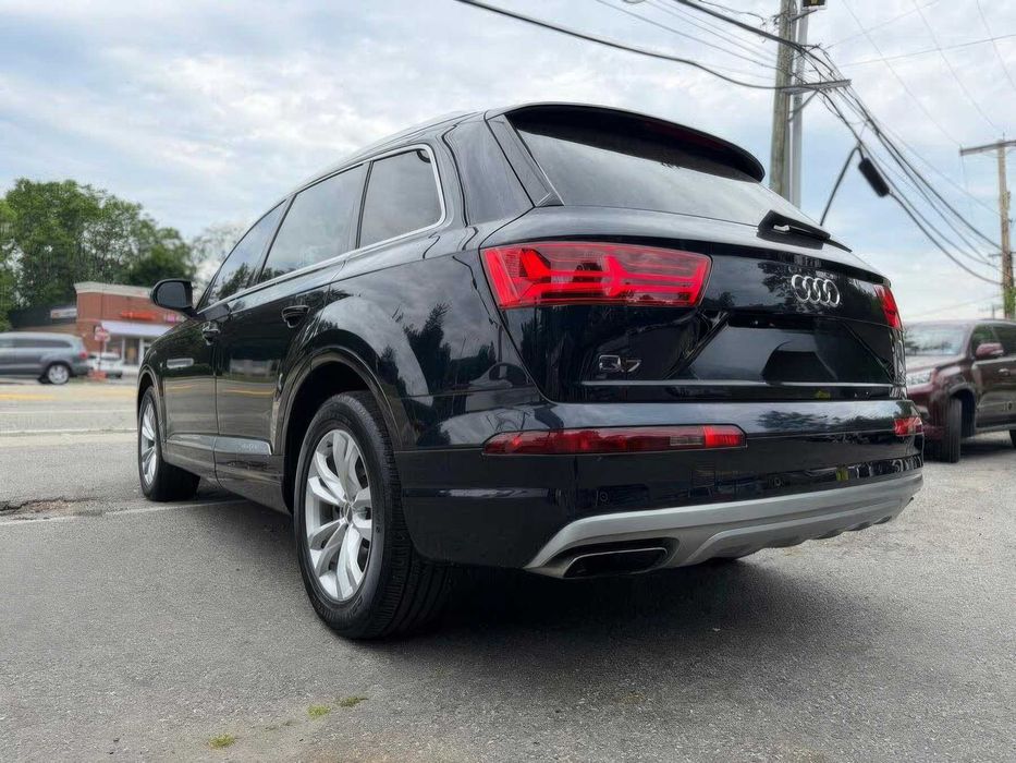 Audi Q7      2017