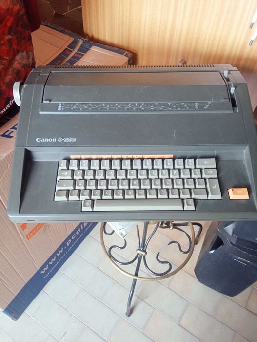 Máquina de escrever Canon S-200