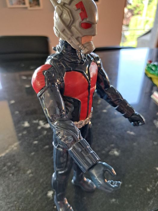 Figurka Ant Man Avengers 30cm
