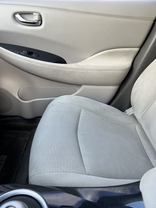 Продам своє авто Nissan Leaf