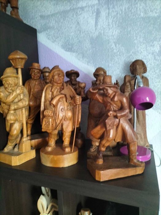 продаю деревянные статуэтки очень качественные ручная работа