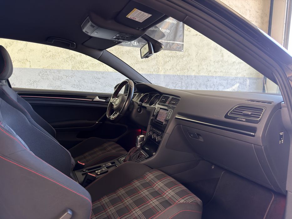 VW Golf VII GTI Performance DSG - Desde 305€ Mês