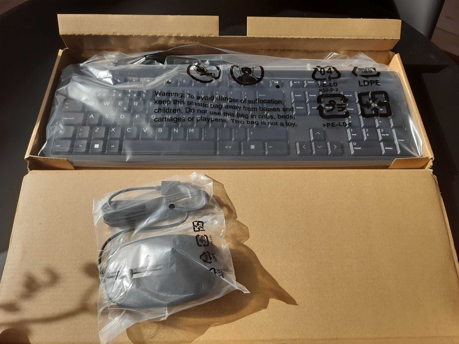 Vendo Teclado e Rato da HP