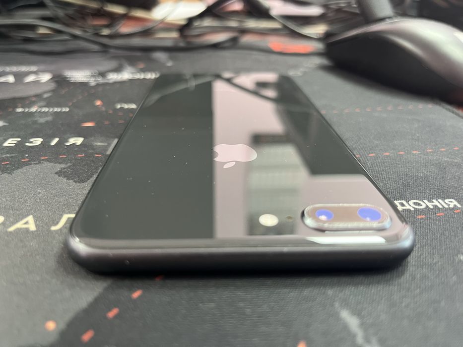 Продам iPhone 8 plus 64 gb