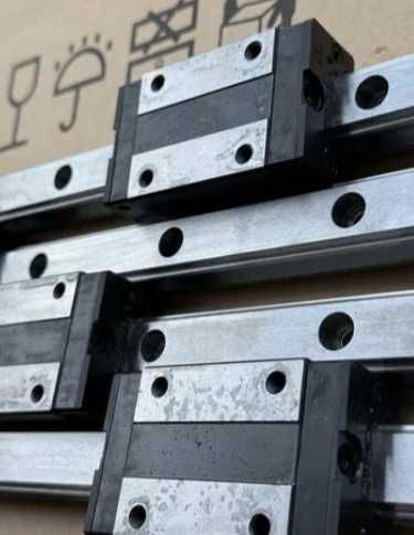 Prowadnica liniowa z wózkami PMI MSA20R- N długość 1530mm