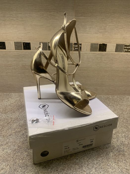 Czolenka neścior złote