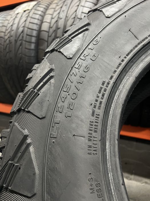 Шини,Резина,Комплект LT 245/75/16 120/116Q Kumho Road Venture