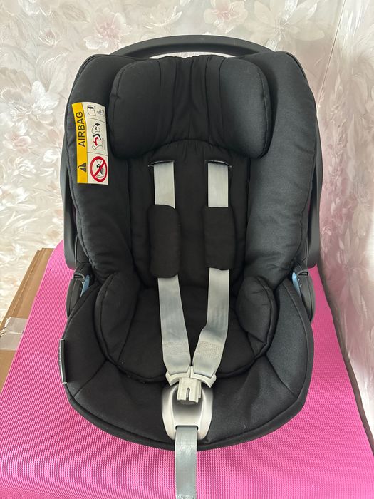 Автокрісло Cybex + база + адаптери