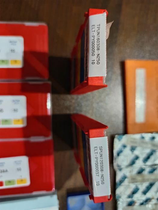 Płytki tokarskie wieloostrzowe