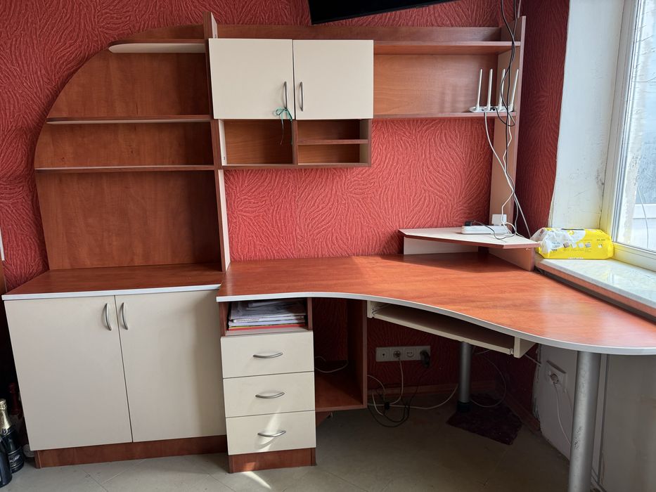 Продам компʼютерний стіл