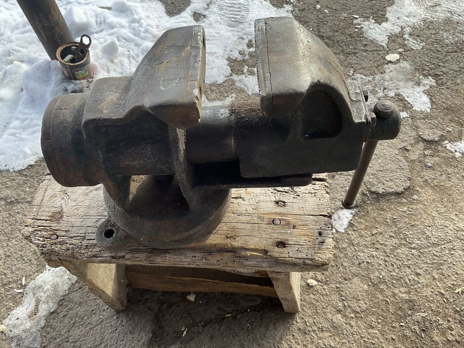 Поворотні радянські тіски