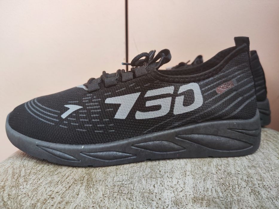 Кроссовки летние. Стелька 27см