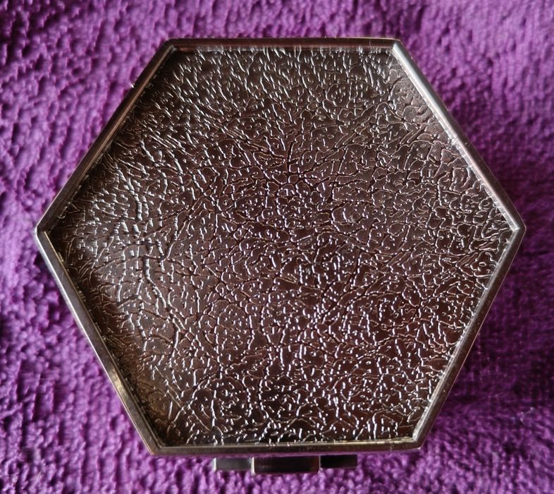 Caixa vintage hexagonal para joias, banhada a prata.