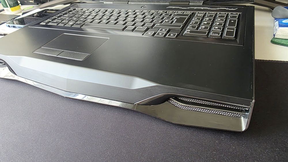 Mega Laptop 18.4 cala i7 ram 16gb SSD BluRay Dell Alienware m18x Windows 11 Pro
