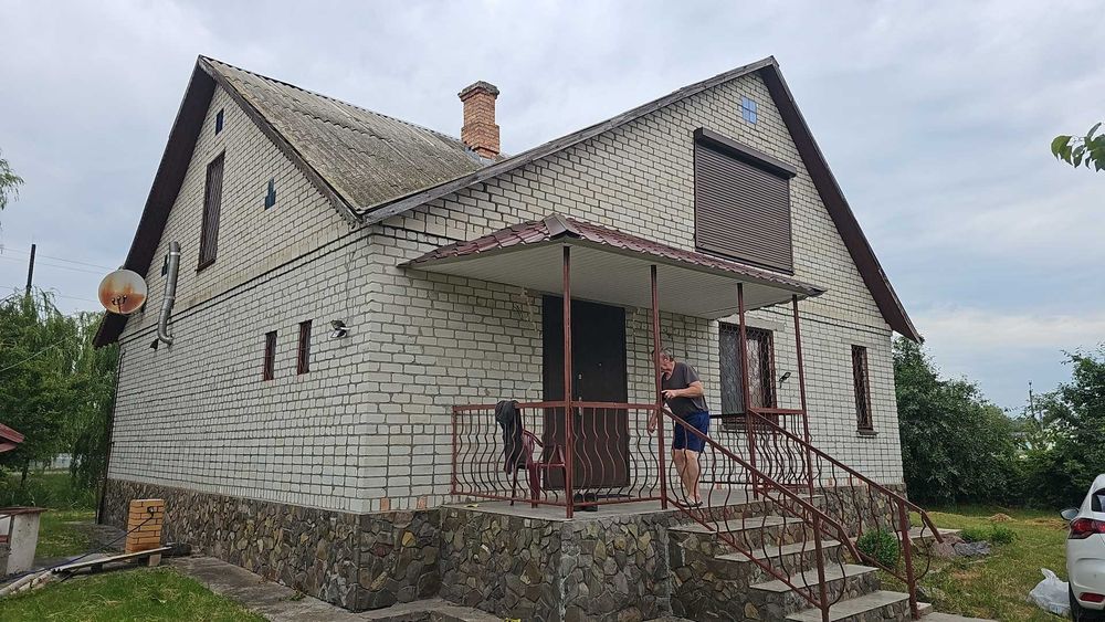 Цікавий будинок в селі Сулимівка Яготинська ОТГ - є відеоогляд