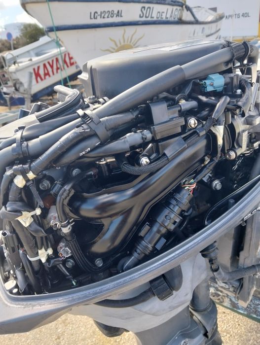 Vende-se Barco 4m com motor Yamaha 25hp com Trim e arranque elétrico | tudo em bom estado