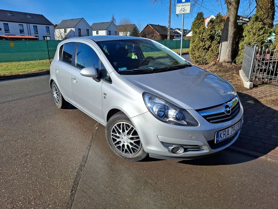 Opel Corsa 1.2 Benzyna 2010r. 5-drzwi