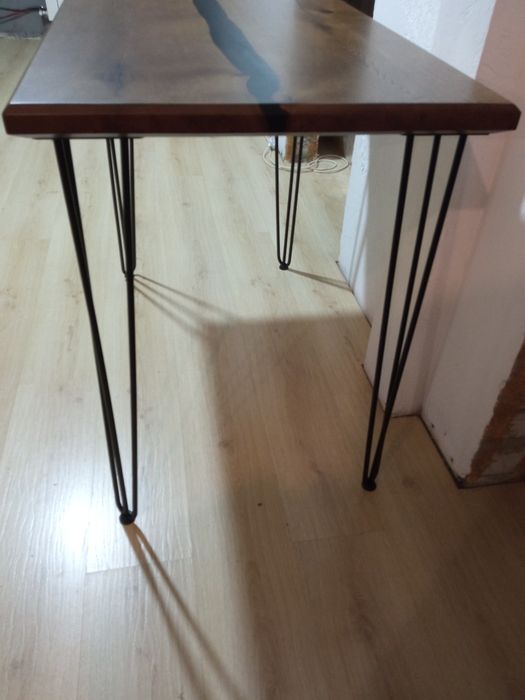 Обеденный стол в стиле лофт