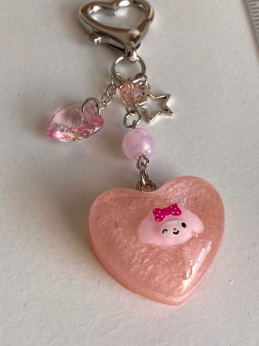 brelok my melody sanrio żywica serduszko breloczek hello kitty