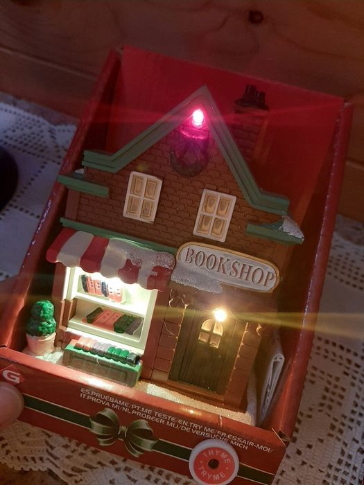 Casinha Luminosa Natal Bookshop Livraria Nova