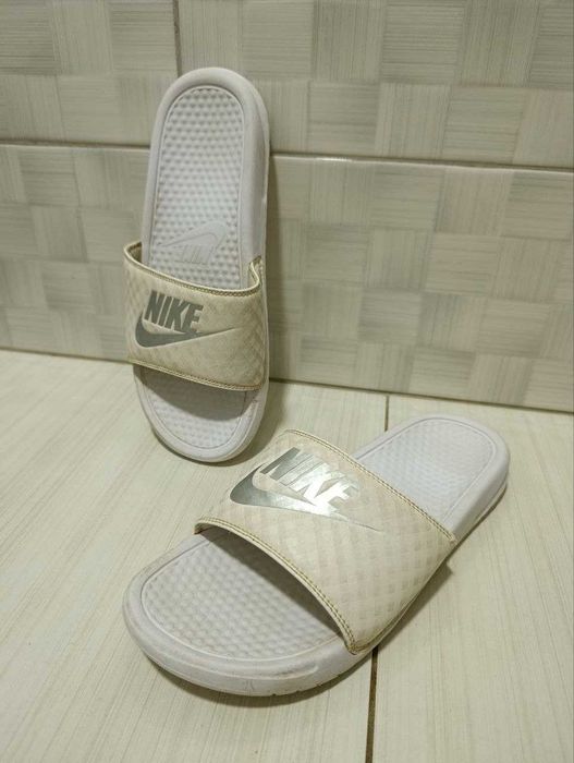 шлепанцы Nike Benassi JDI в белом цвете. Размер 42
