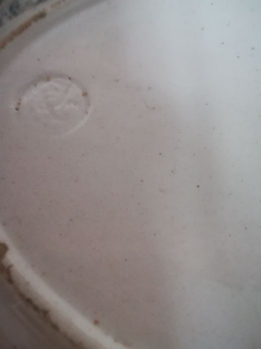 Travessa oval muito antiga ótima para quem gosta de antiguidade