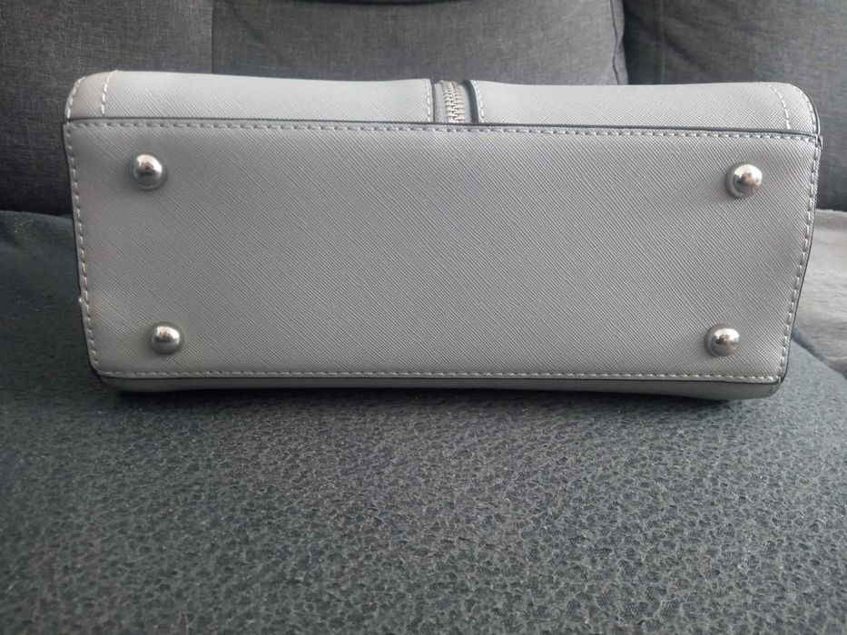 Sprzedam torebkę/kuferek