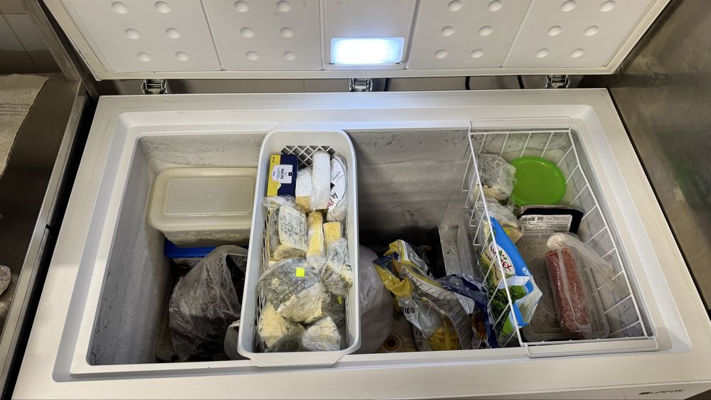 Морозильний ларь, в наявності 2