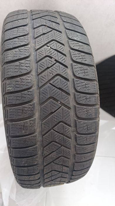 Pirelli 245 45 19