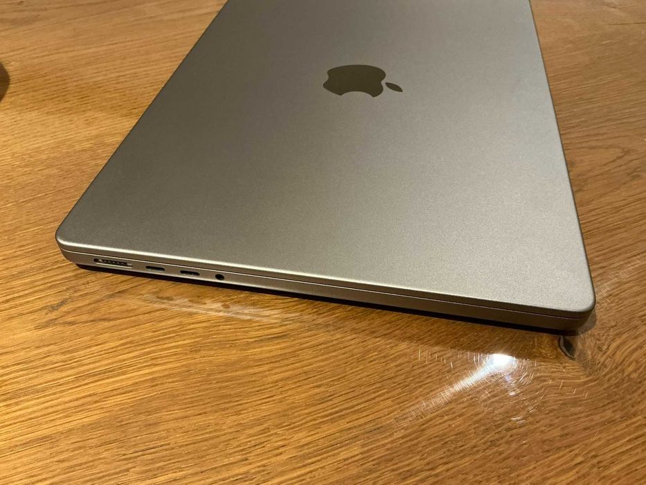 MacBook Pro 14 - M1 Pro 16GB RAM 512GB SSD
