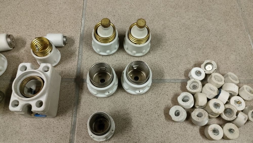 Bezpieczniki elektryczne topikowe 10A i 35A