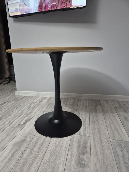 Stół, średnica 80 cm