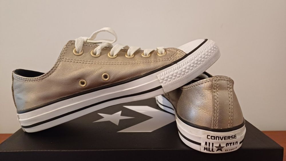 Trampki "Converse" w idealnym stanie, rozmiar 39, skóra naturalna,.